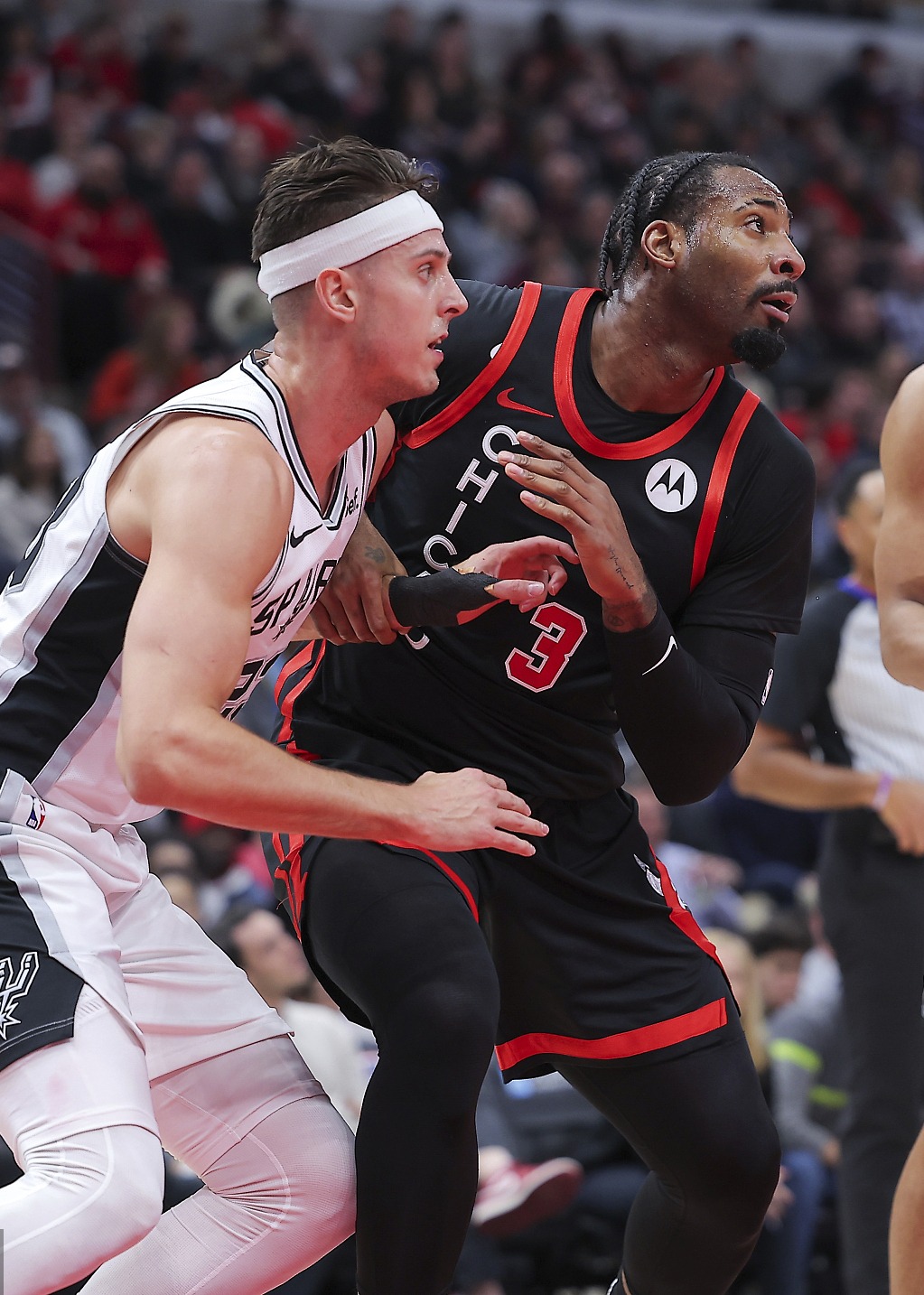 kaiyun app-芝加哥公牛发布备战花絮，集结日调整名单，NBA常规赛任务艰巨，轮换策略成焦点的简单介绍-kaiyun app